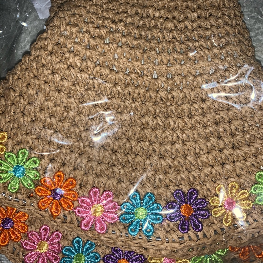 SOLD OUT Straw Hat 🌺 🌺🌺🌺🌺🌺 - Picture 4 of 7